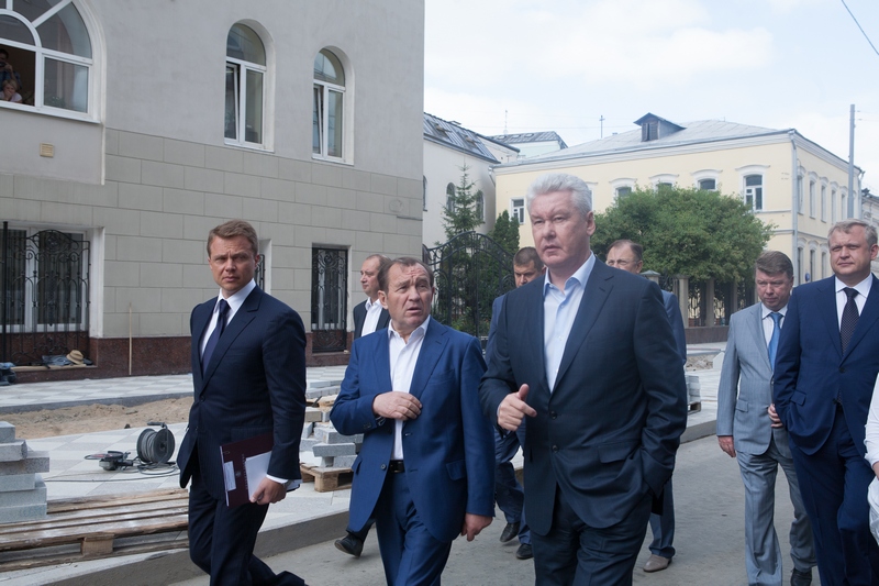 Сергей Собянин осмотрел ход реконструкции Пятницкой улицы