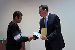 Префект Центрального округа поздравил водителей с профессиональным праздником